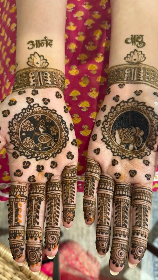 Karwa Chauth Mehendi: Shilpa Shetty, Priyanka Chopra, Kajal Aggarwal, Kriti Kharbanda & Sonam Kapoor Flaunt Beautiful Designs 1
