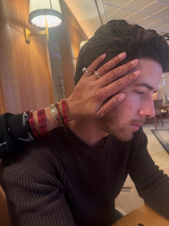 Karwa Chauth Mehendi: Shilpa Shetty, Priyanka Chopra, Kajal Aggarwal, Kriti Kharbanda & Sonam Kapoor Flaunt Beautiful Designs 1