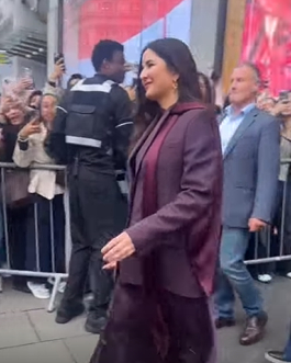 Katrina Kaif’s London Fan Craze Gives Trolls A Reality Check 1
