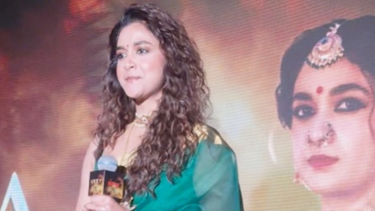 Keerthy Suresh Stuns In Peacock Green Kanjeevaram Saree At Akka Trailer Launch 1