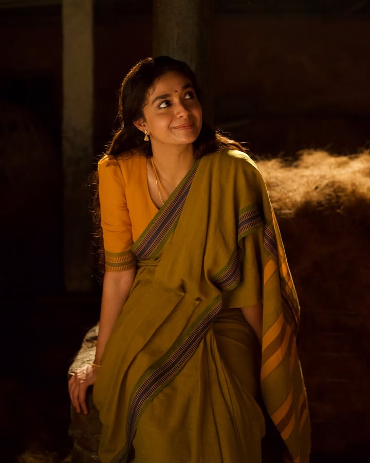 Keerthy Suresh Stuns In Simple Cotton Sarees From Dorothy, Keeps It Elegant With Traditional Styling 1