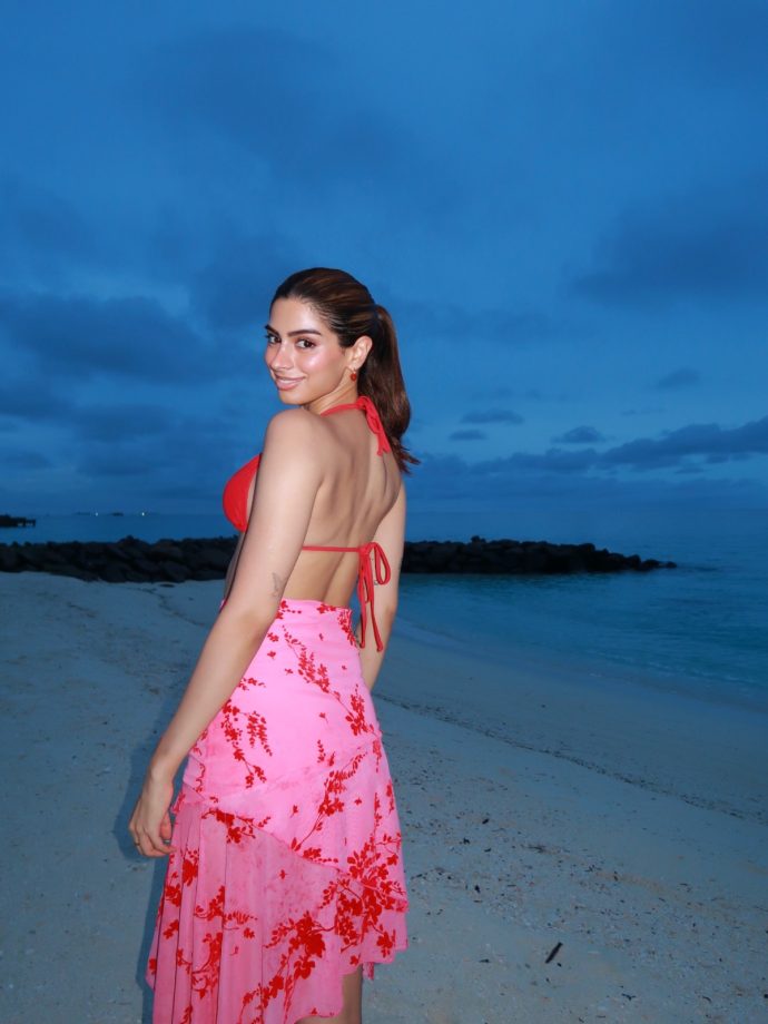 Khushi Kapoor’s Beach Look: Red Bikini Top And Printed Skirt Make A Stylish Statement 1