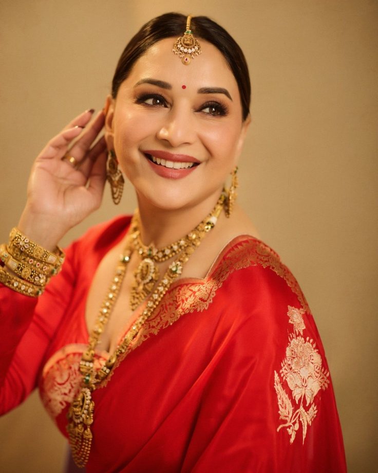 Navratri Day 3 Red Fashion: Rani Mukerji, Kajol, Madhuri Dixit And Aishwarya Rai Bachchan Turn Up Ethnic Glamour 1