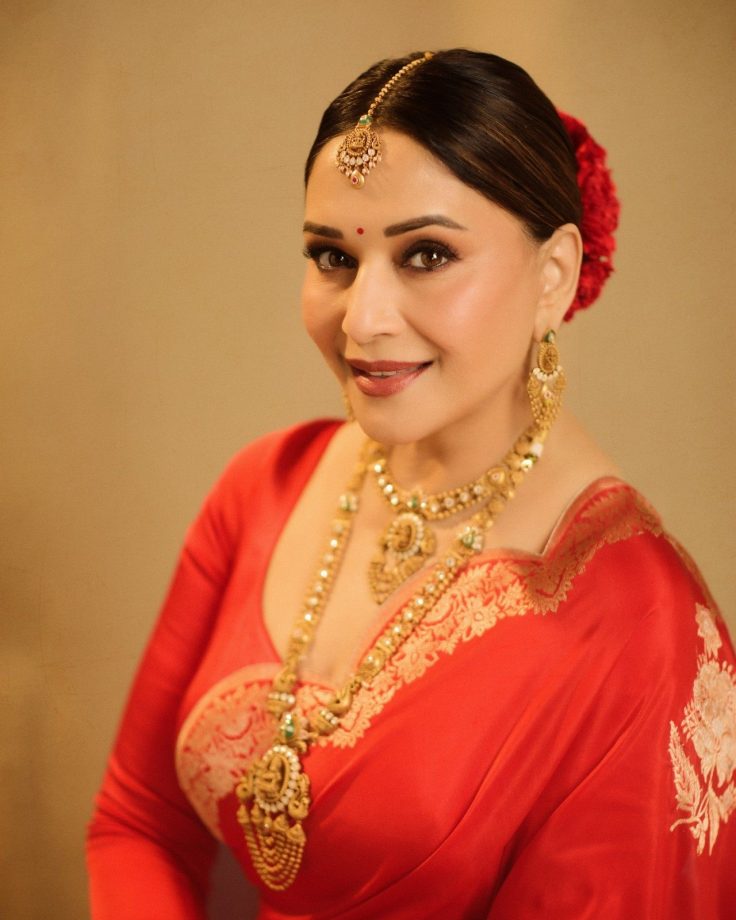 Navratri Day 3 Red Fashion: Rani Mukerji, Kajol, Madhuri Dixit And Aishwarya Rai Bachchan Turn Up Ethnic Glamour 1