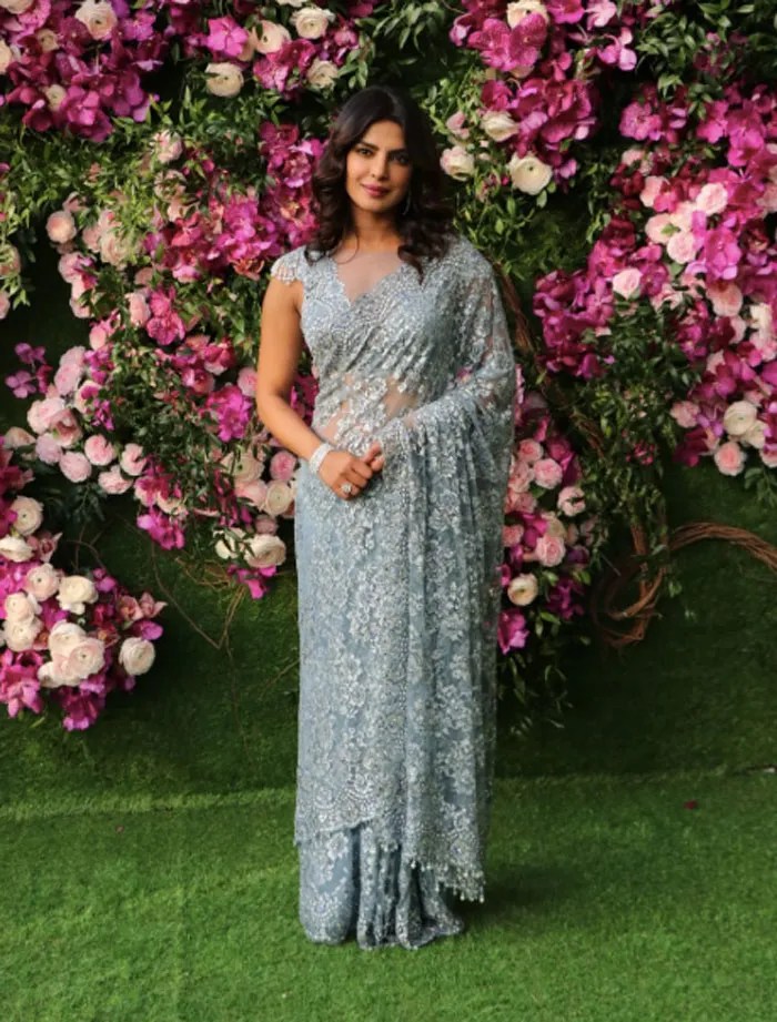 Navratri Day 7 (Oct 17) Grey Saree: Alia Bhatt, Janhvi Kapoor, Trisha Krishnan, Kajol and Priyanka Chopra Serve Elegant Ethnic Looks 1