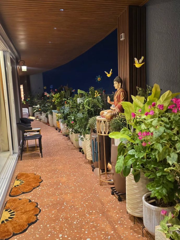 Peek Inside Kanwar Dhillon's Luxurious Home He Bought On His 33rd Birthday 1