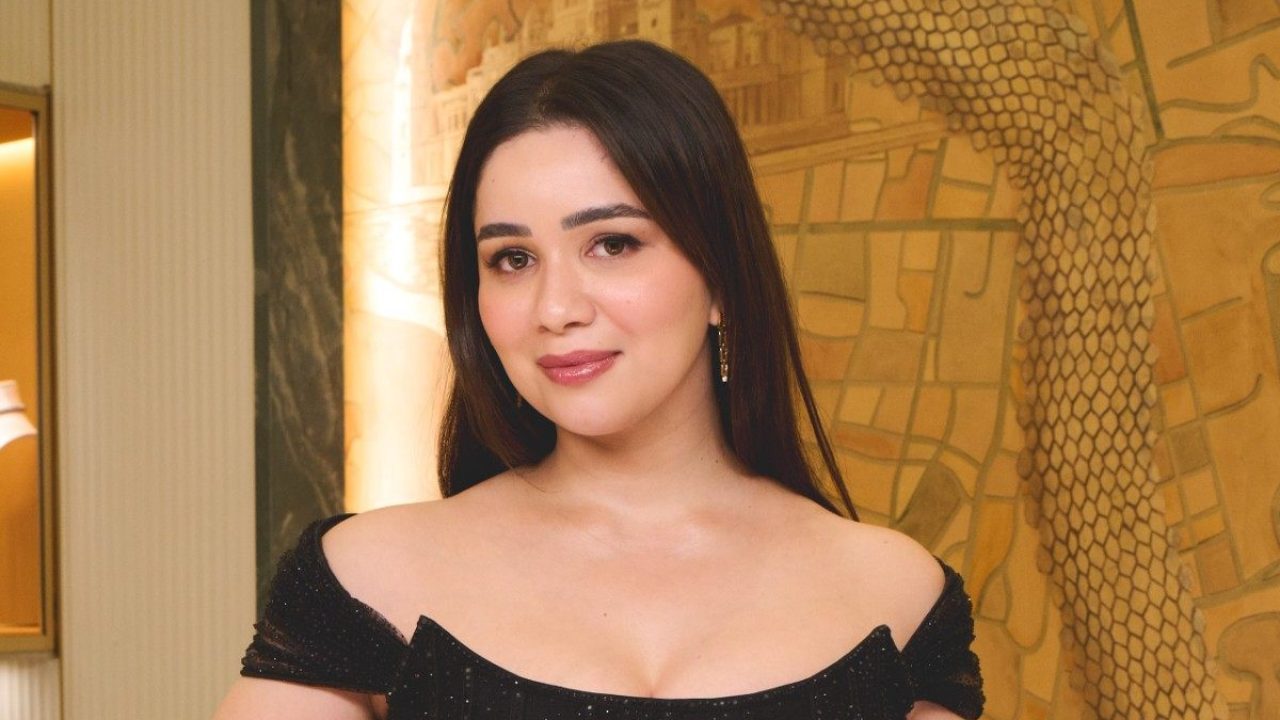 Sara Tendulkar Makes Black Look Luxe in a Corset-Inspired Look at the Bvlgari Event 1