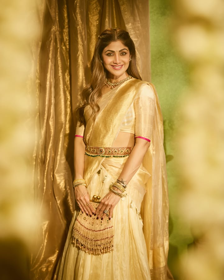 Shilpa Shetty Makes A Traditional Statement In South Indian-Inspired Half Saree Look 1