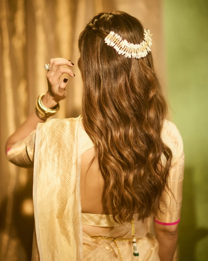 Shilpa Shetty Makes A Traditional Statement In South Indian-Inspired Half Saree Look 1