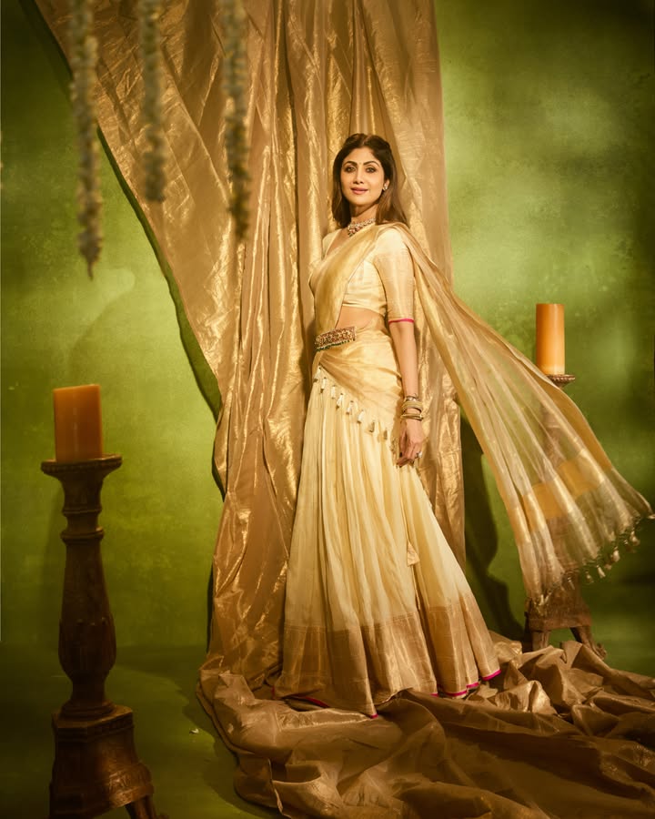 Shilpa Shetty Makes A Traditional Statement In South Indian-Inspired Half Saree Look 1