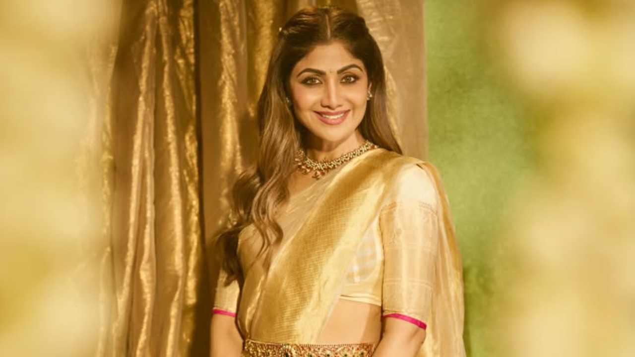 Shilpa Shetty Makes A Traditional Statement In South Indian-Inspired Half Saree Look 1