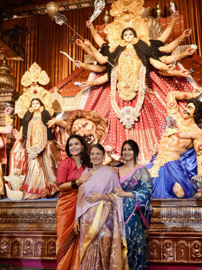 Sneak Peek Into Kajol And Tanishaa's Durga Puja Celebration With Mother Tanuja Mukerji 1