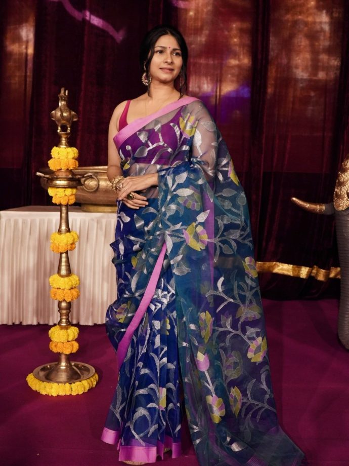 Sneak Peek Into Kajol And Tanishaa's Durga Puja Celebration With Mother Tanuja Mukerji 1