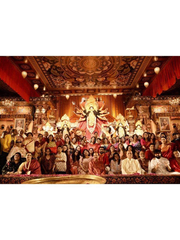 Sneak Peek Into Kajol And Tanishaa's Durga Puja Celebration With Mother Tanuja Mukerji 1