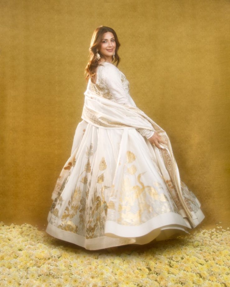 Sonali Bendre Looks Ethereal In An Ivory Anarkali Suit With Golden Floral Detailing 1