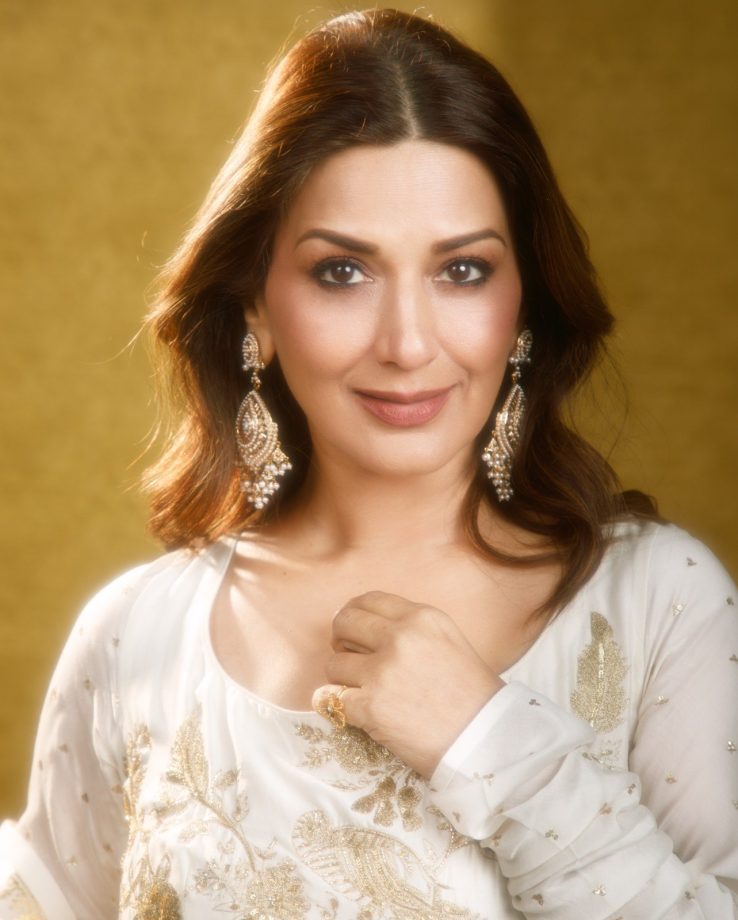 Sonali Bendre Looks Ethereal In An Ivory Anarkali Suit With Golden Floral Detailing 1