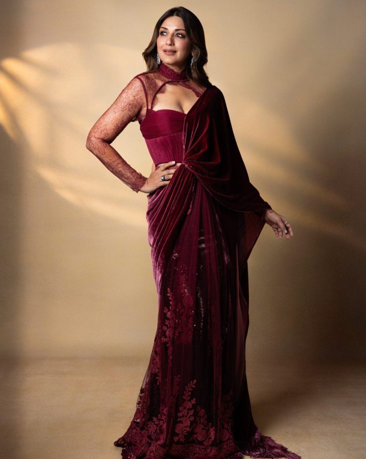 Sonali Bendre’s Burgundy Velvet Saree With Lace Detailing 1