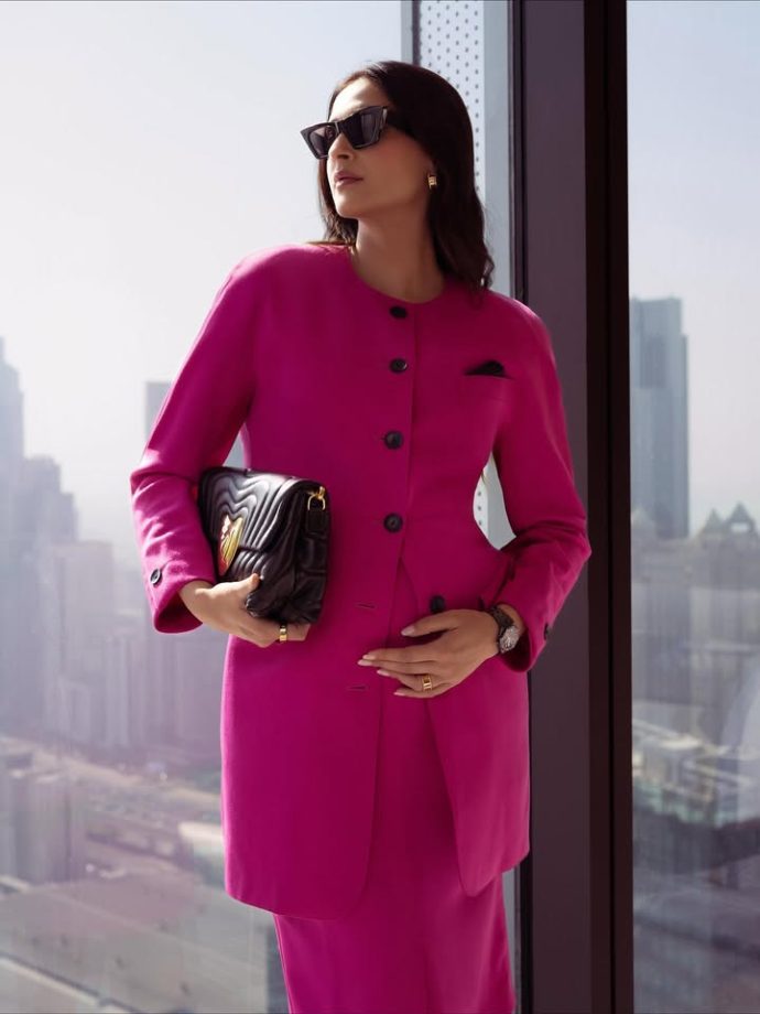 Sonam Kapoor’s Striking Pink Longline Blazer And Skirt Set 1