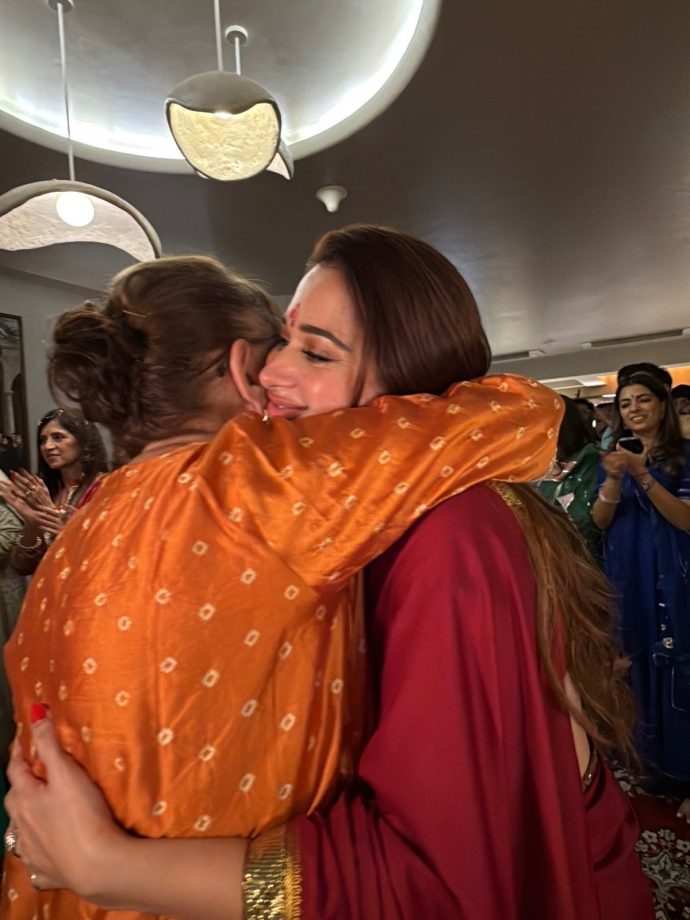 Tamannaah Bhatia's Unseen Spiritual Side: Actress Immerses Herself In Mata Ki Chowki On Navratri Day 1 1