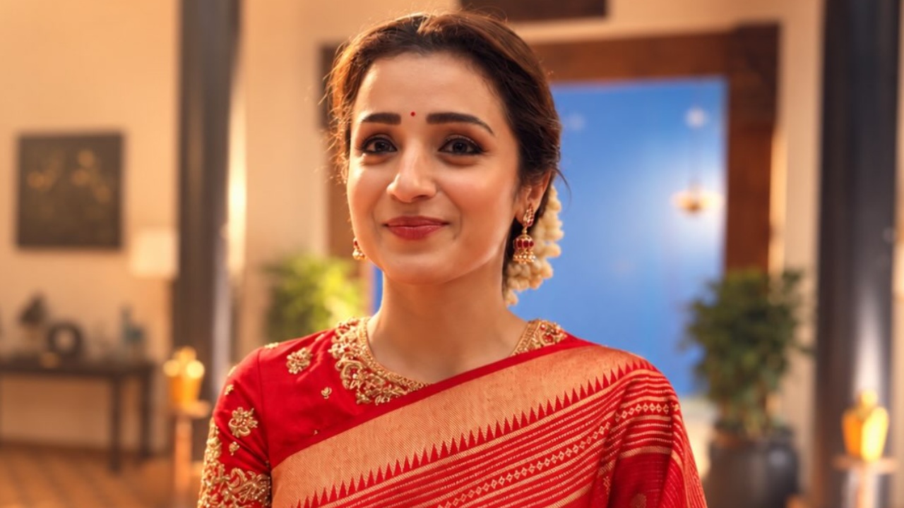 Trisha Krishnan’s Red Saree Look: Timeless South Indian Elegance With Gold Accents 1