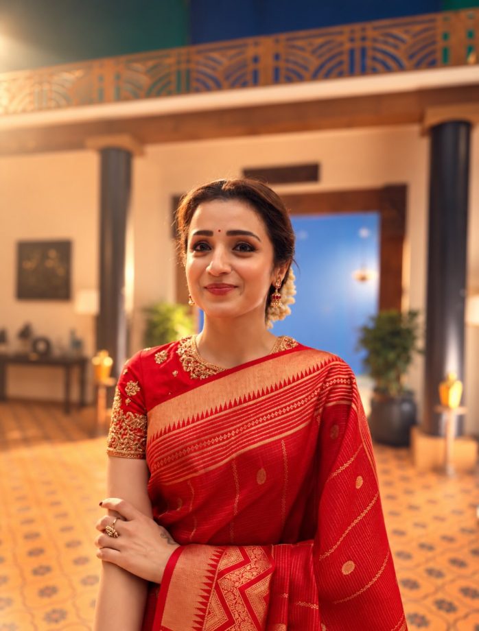 Trisha Krishnan’s Red Saree Look: Timeless South Indian Elegance With Gold Accents 1