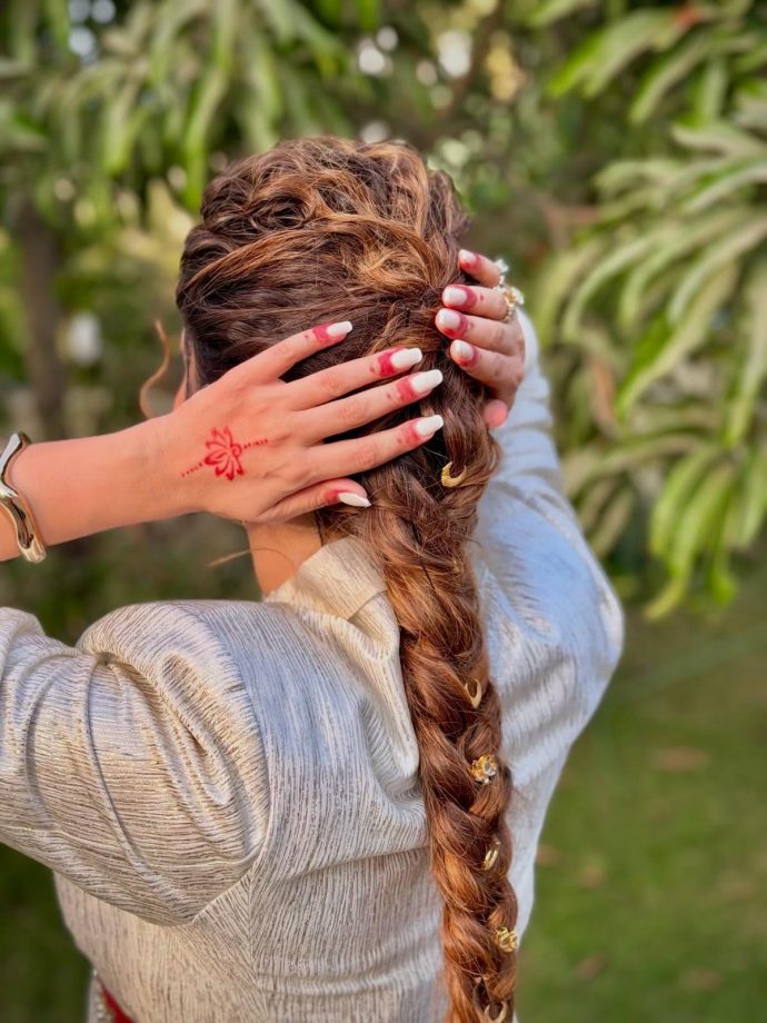 TV Actress Mehendi Designs: Shraddha Arya, Disha Parmar, Hina Khan, Divyanka Tripathi And Rubina Dilaik Flaunt Beautiful Henna Looks 1