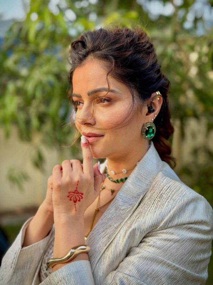 TV Actress Mehendi Designs: Shraddha Arya, Disha Parmar, Hina Khan, Divyanka Tripathi And Rubina Dilaik Flaunt Beautiful Henna Looks 1