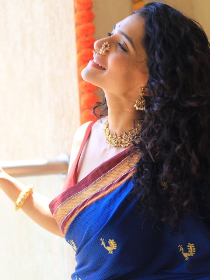 Urmilla Kanetkar Exudes Navratri Elegance In Royal Blue Khun Saree With Maharashtrian Traditional Nath 1
